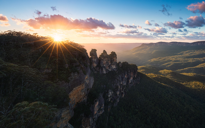 Sunrise at a viewpoint near Katoomba