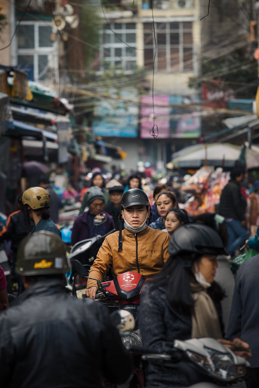 Überfüllte Straße in Hanoi